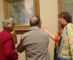 photo of Kate Dudding telling an impromptu story at the Museum of Fine Arts in Boston